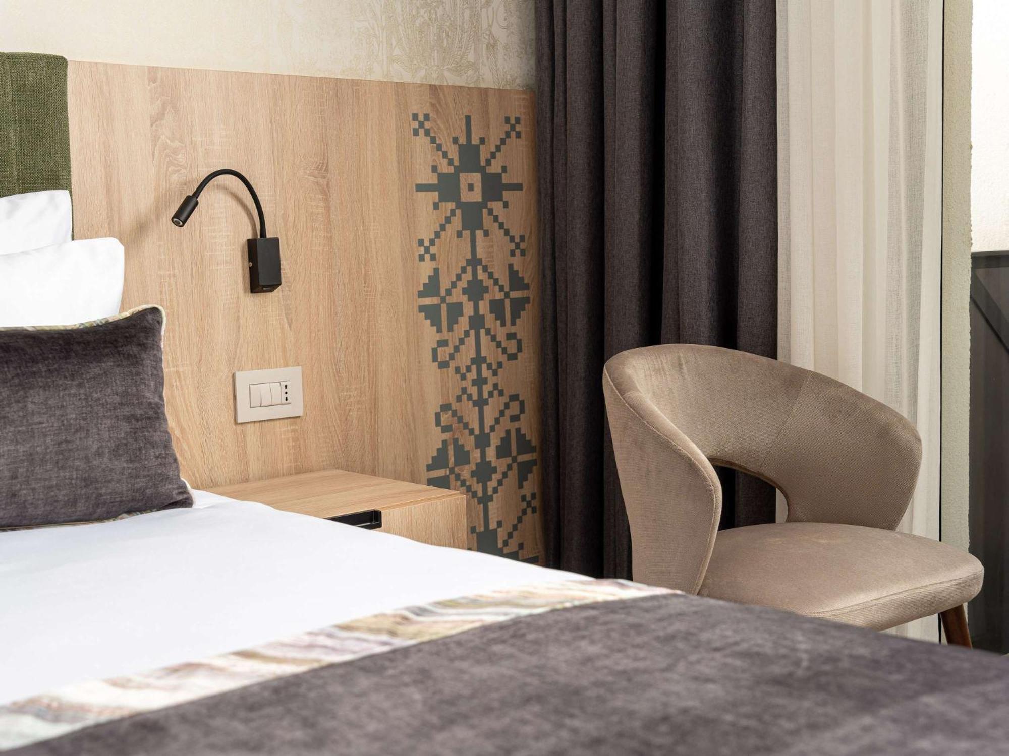 Mercure Conacul Cozieni Pasarea Екстериор снимка