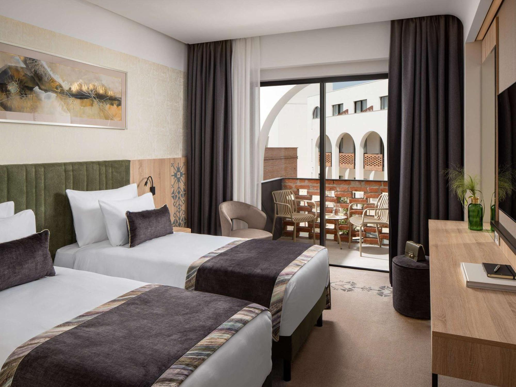 Mercure Conacul Cozieni Pasarea Екстериор снимка