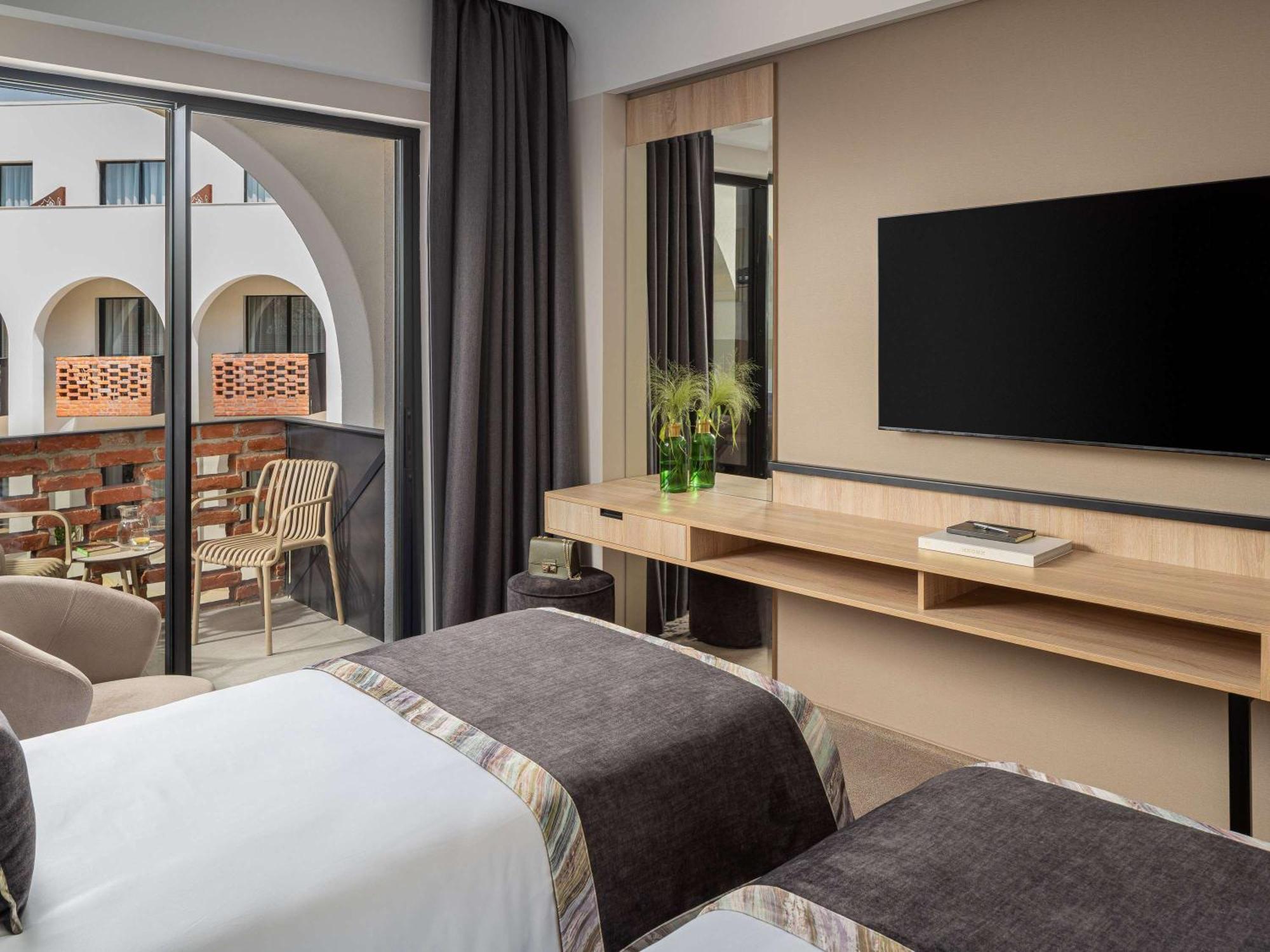 Mercure Conacul Cozieni Pasarea Екстериор снимка