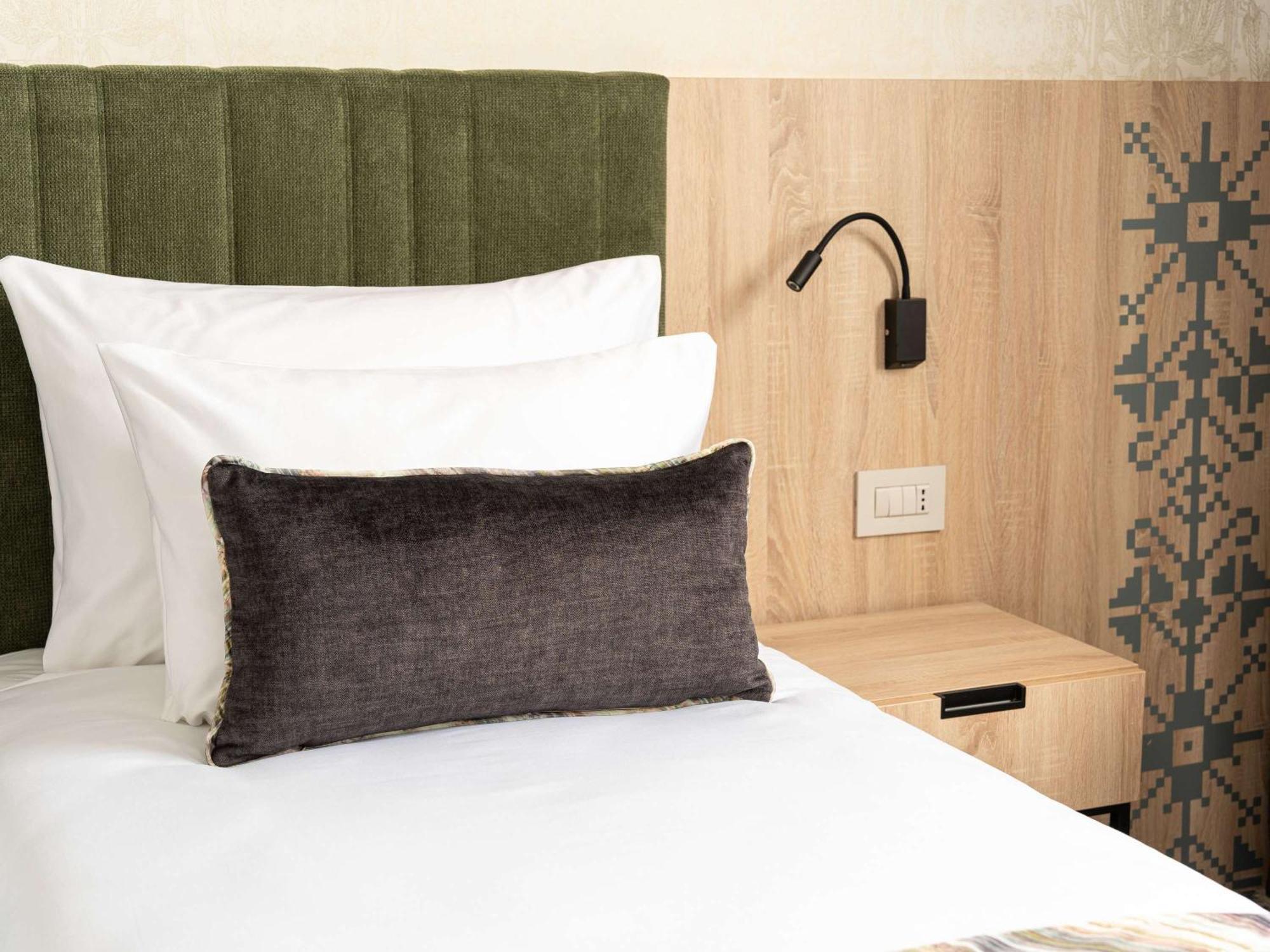 Mercure Conacul Cozieni Pasarea Екстериор снимка
