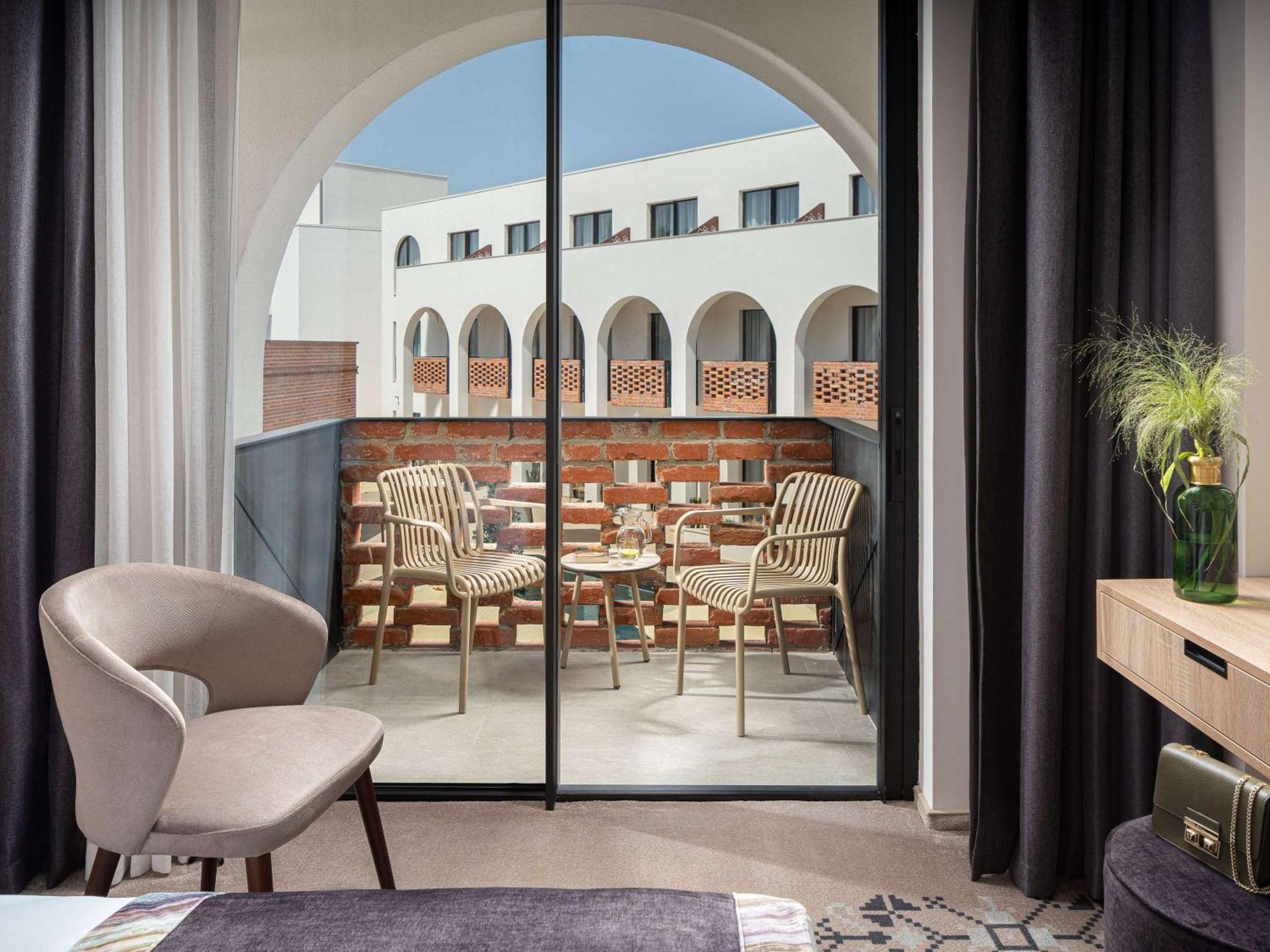 Mercure Conacul Cozieni Pasarea Екстериор снимка