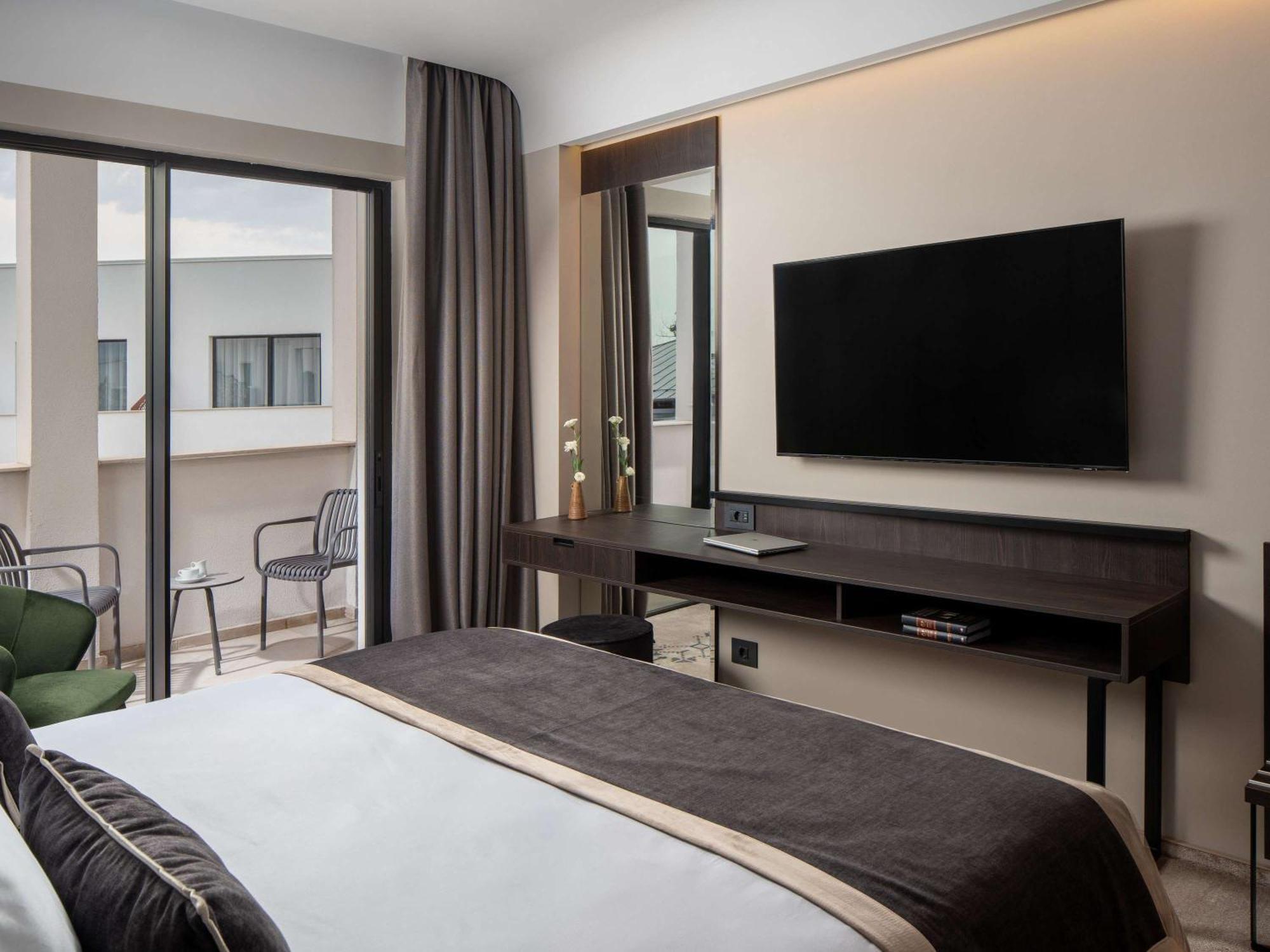 Mercure Conacul Cozieni Pasarea Екстериор снимка